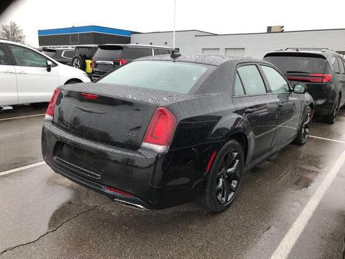 2022 Chrysler 300 Touring