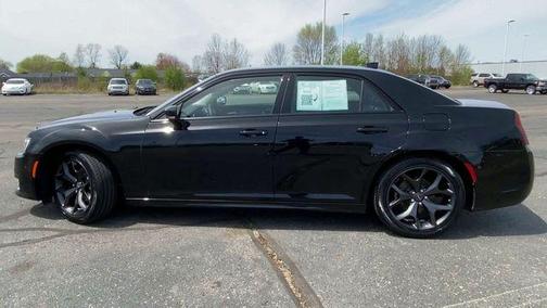 2022 Chrysler 300 Touring
