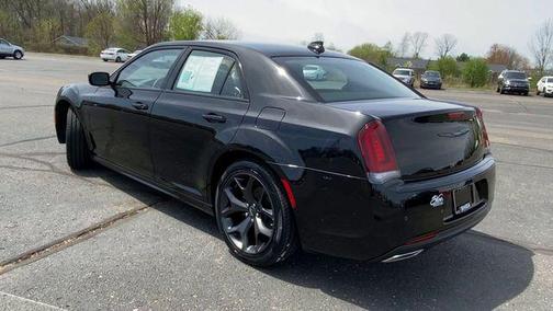 2022 Chrysler 300 Touring