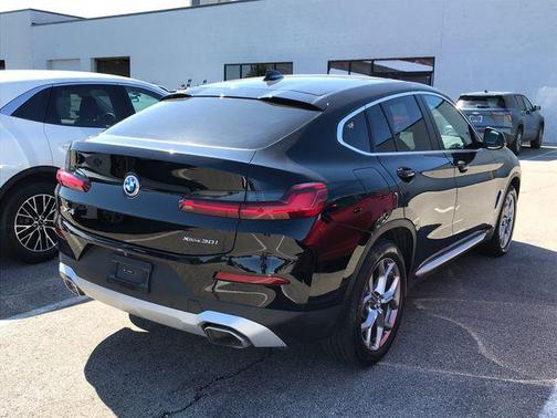 Black 2025 BMW X4 xDrive30i