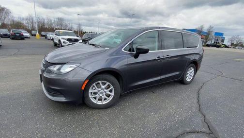 2023 Chrysler Voyager LX