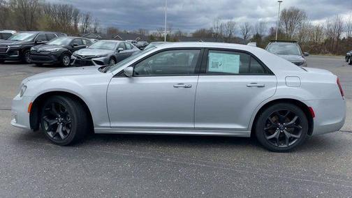 2022 Chrysler 300 Touring