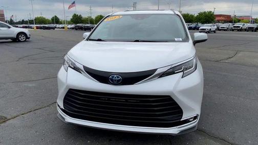 2023 Toyota Sienna XLE 7 Passenger
