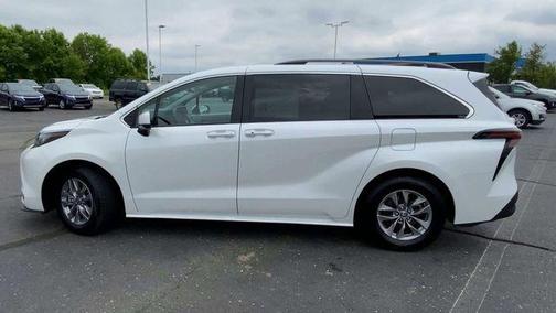 2023 Toyota Sienna XLE 7 Passenger