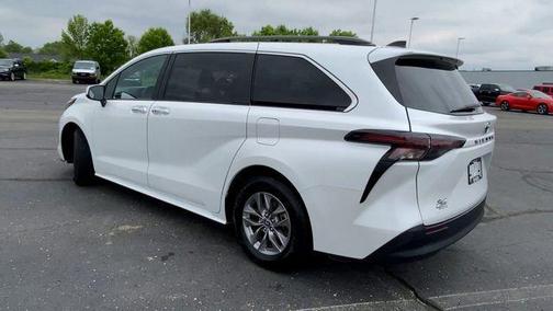 2023 Toyota Sienna XLE 7 Passenger
