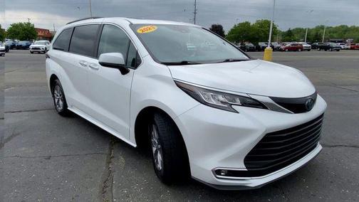 2023 Toyota Sienna XLE 7 Passenger