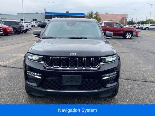 Diamond Black Crystal Pearlcoat 2023 Jeep Grand Cherokee Limited