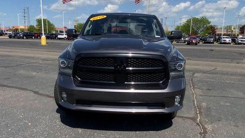 2018 RAM 1500 Night Crew Cab 4x4 5'7' Box