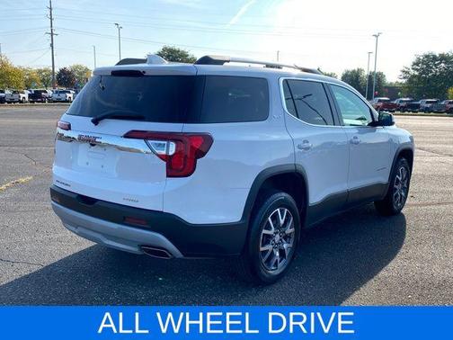 2023 GMC Acadia AWD SLT