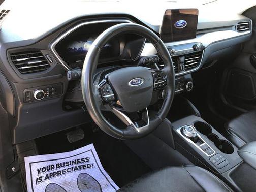 2022 Ford Escape Titanium