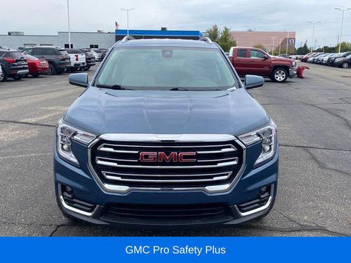 Downpour Metallic 2024 GMC Terrain SLT