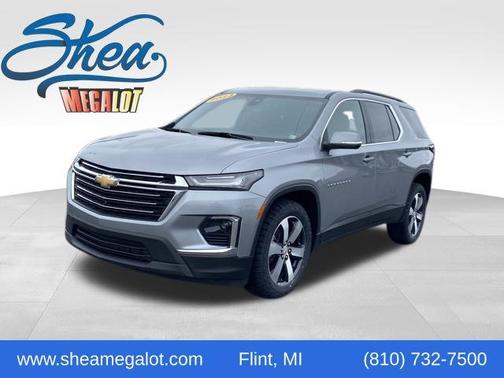 Sterling Gray Metallic 2023 Chevrolet Traverse LT Leather