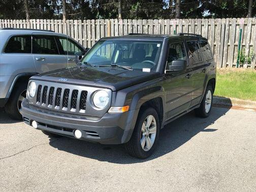 Granite Crystal Metallic Clearcoat 2015 Jeep Patriot Latitude