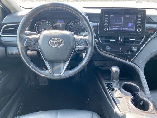 Ice Cap 2023 Toyota Camry SE