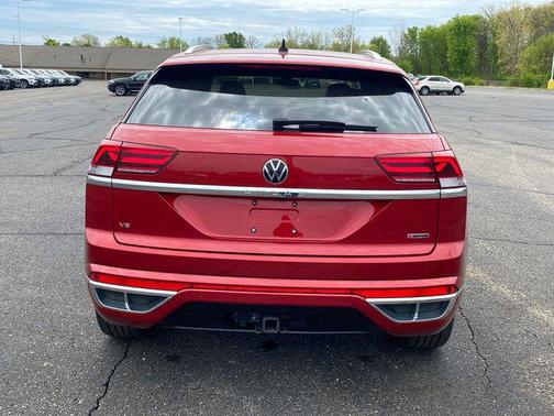 Aurora Red Metallic 2022 Volkswagen Atlas Cross Sport 3.6L V6 SEL Premium R-Line