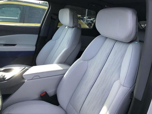 2025 Cadillac OPTIQ Sport 2 AWD