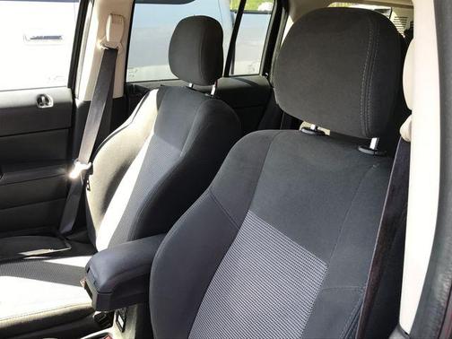 Black Clearcoat 2017 Jeep Patriot Latitude
