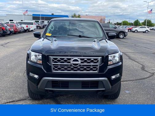 Super Black 2023 Nissan Frontier SV