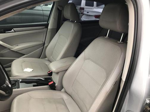 2014 Volkswagen Passat 2.0L TDI DSG SE w/Sunroof