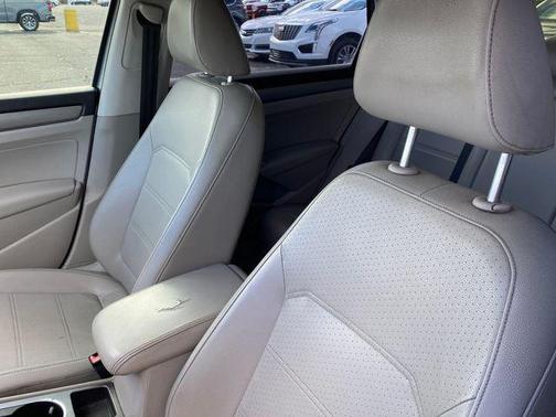 2014 Volkswagen Passat 2.0L TDI DSG SE w/Sunroof