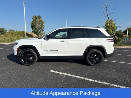 2022 Jeep Grand Cherokee Altitude