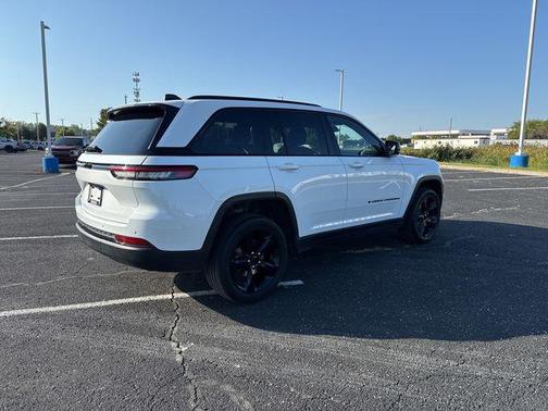 2022 Jeep Grand Cherokee Altitude