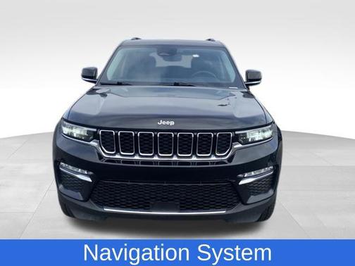 Diamond Black Crystal Pearlcoat 2023 Jeep Grand Cherokee Limited