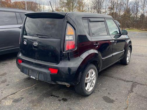 2011 Kia Soul +