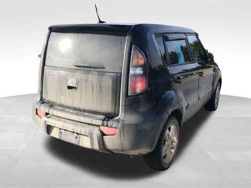 2011 Kia Soul +
