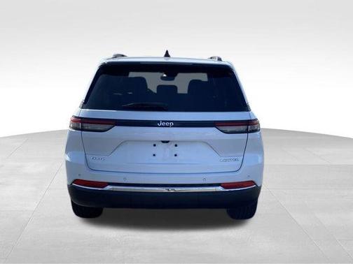 Bright White Clearcoat 2023 Jeep Grand Cherokee Limited