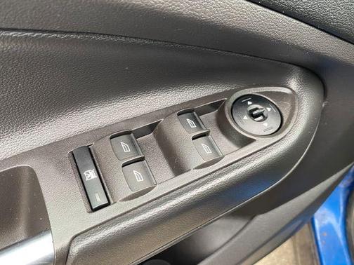 Lightning Blue 2018 Ford Escape SE