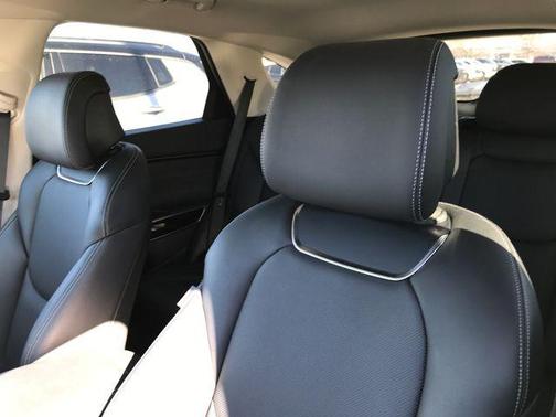 2025 Genesis GV70 2.5T AWD