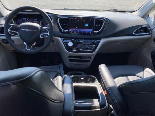 Silver Mist Clearcoat 2024 Chrysler Pacifica Touring L