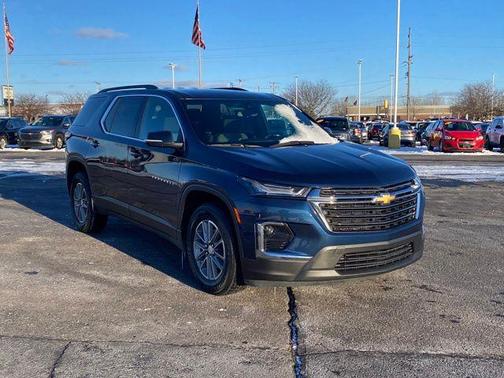 2023 Chevrolet Traverse LT Cloth