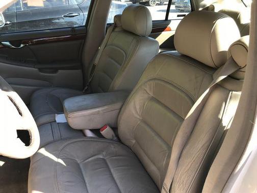 2000 Cadillac DeVille Base