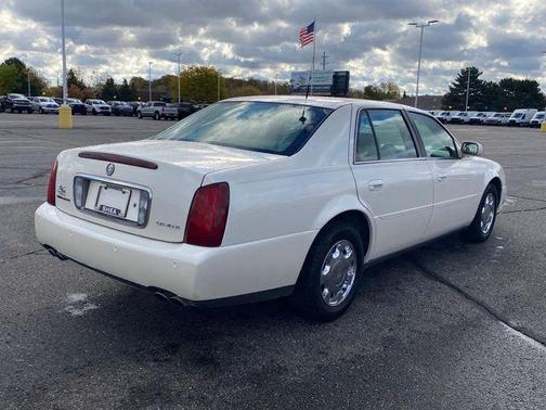 2000 Cadillac DeVille Base