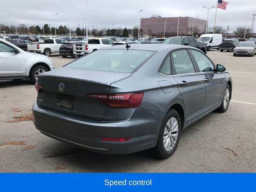 Platinum Gray Metallic 2019 Volkswagen Jetta 1.4T SE