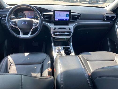 Agate Black Metallic 2023 Ford Explorer XLT