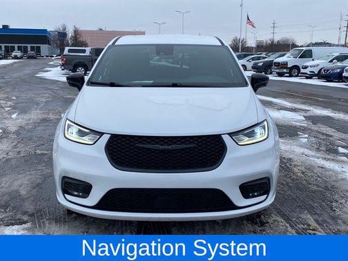 2024 Chrysler Pacifica Hybrid S Appearance Pkg