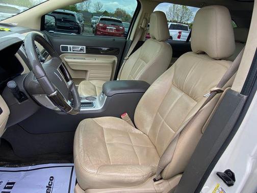 White Chocolate Tri-Coat 2008 Lincoln MKX Base