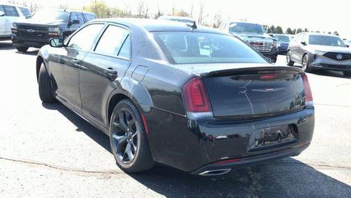2022 Chrysler 300 S