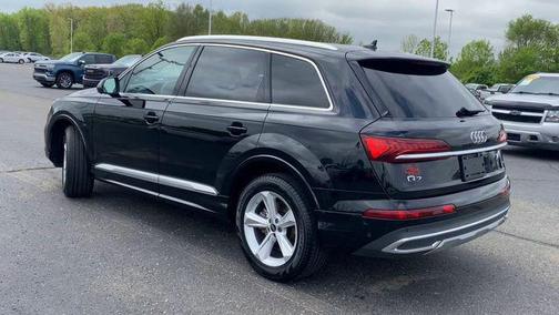 2024 Audi Q7 45 Premium Plus