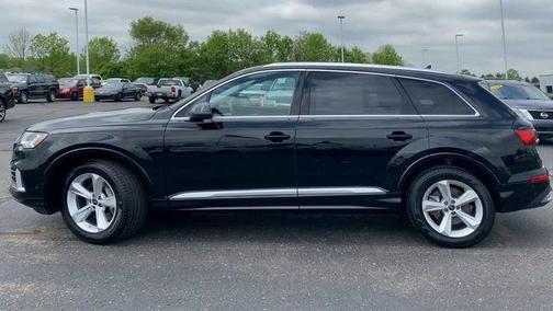 2024 Audi Q7 45 Premium Plus
