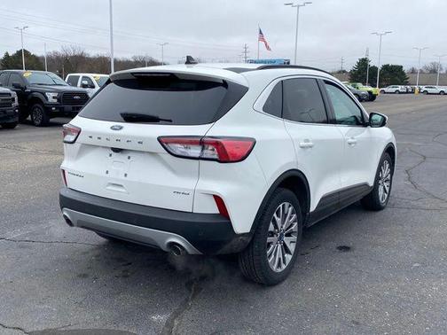 Star White Metallic Tri-Coat 2022 Ford Escape Titanium