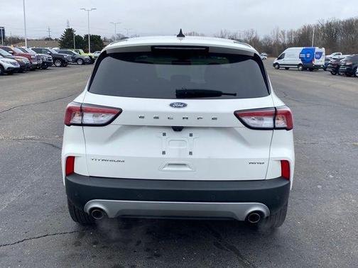 Star White Metallic Tri-Coat 2022 Ford Escape Titanium