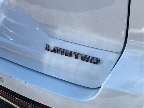 Bright White Clearcoat 2023 Jeep Grand Cherokee Limited