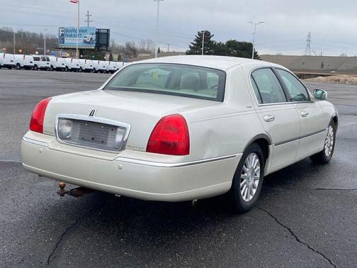 2004 Lincoln Town Car Ultimate