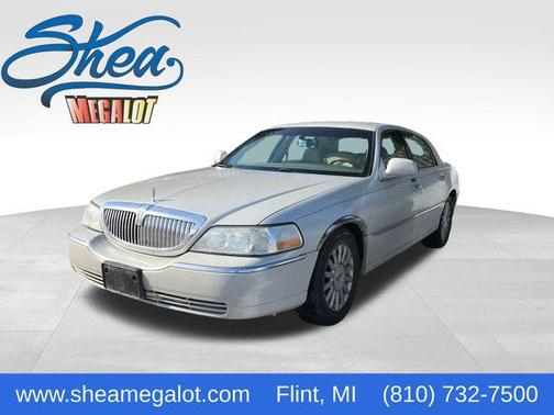 2004 Lincoln Town Car Ultimate