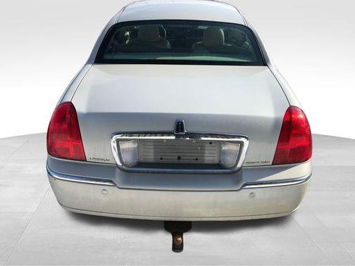 2004 Lincoln Town Car Ultimate