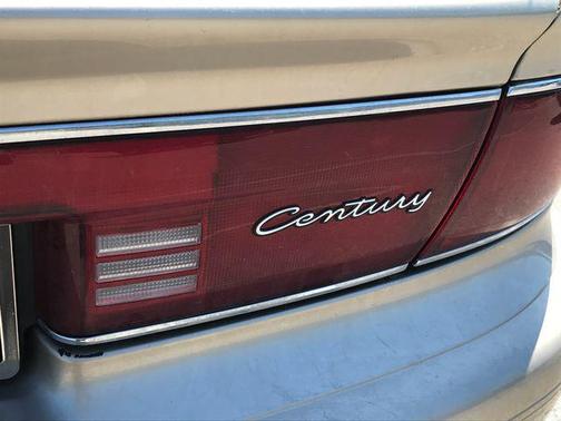 Cashmere Metallic 2005 Buick Century Base